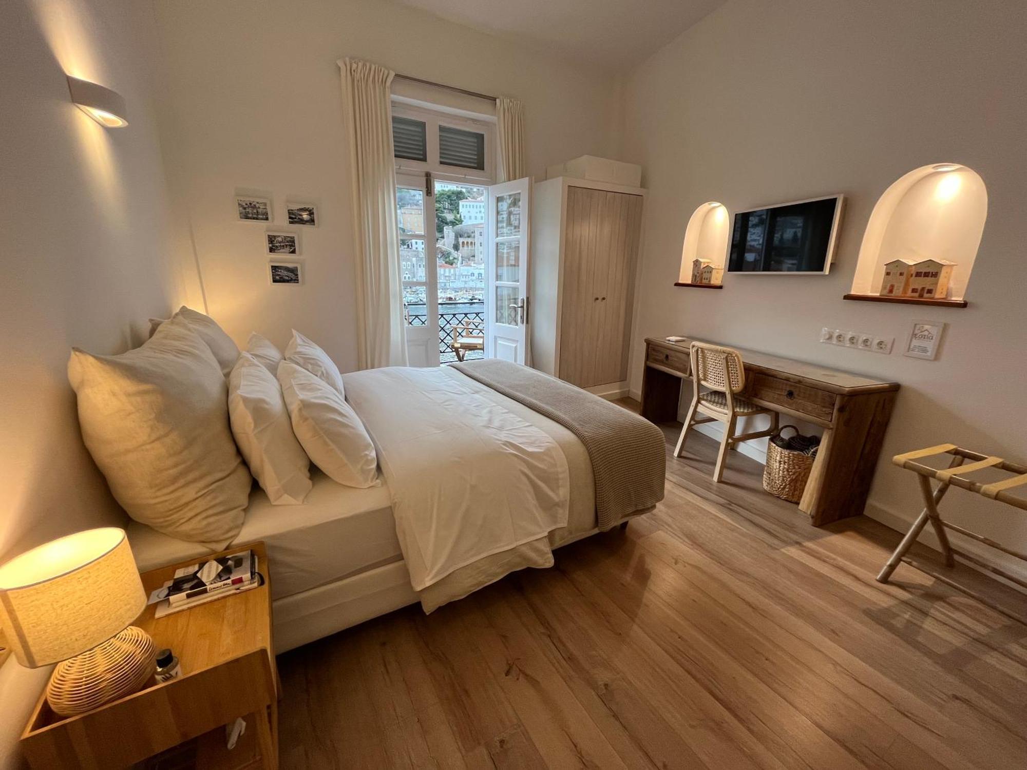 Estia Hydra Hotel Екстериор снимка